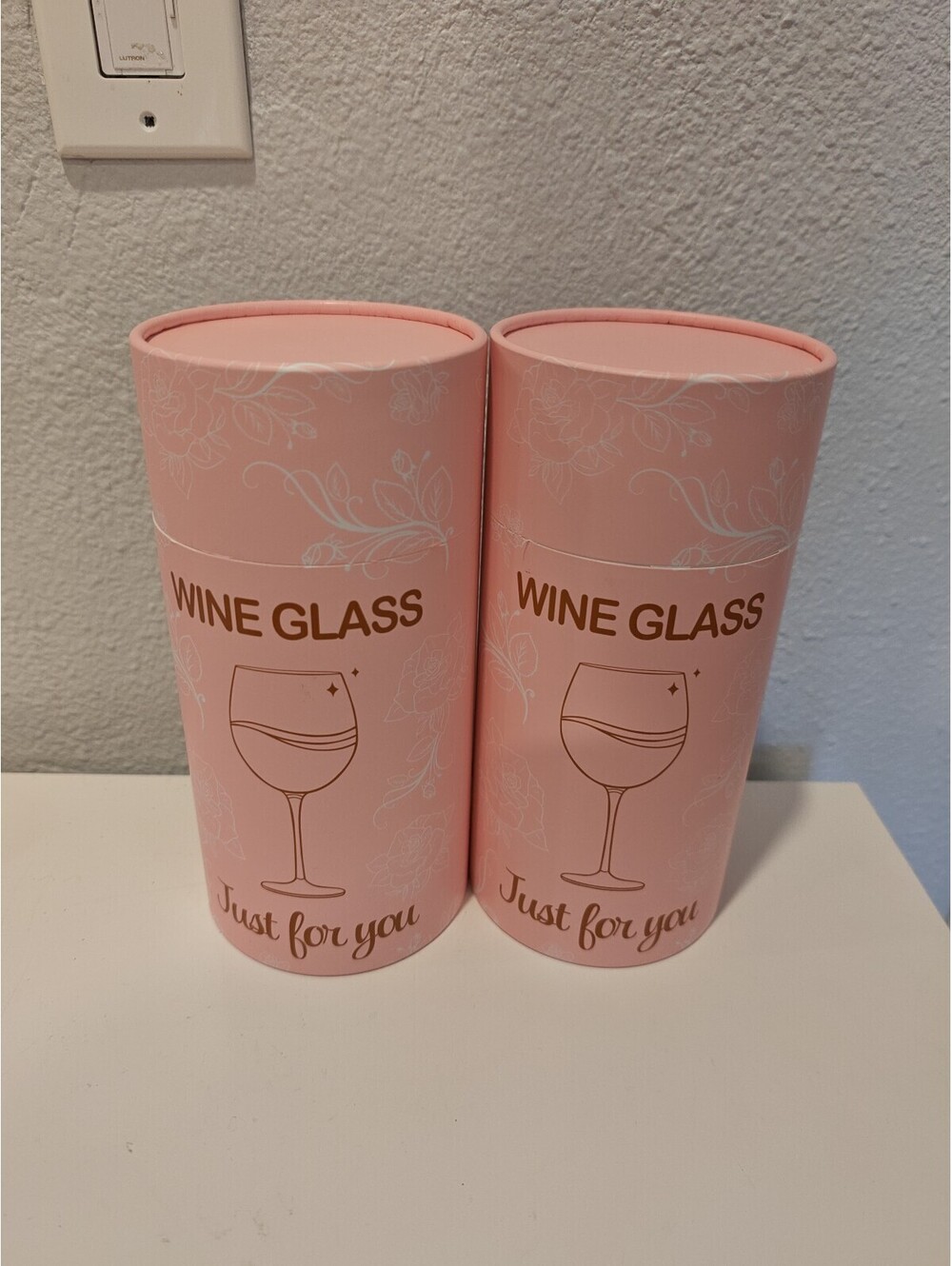Set of 2 Vintage Style Clear Wine Glasses with Gift Boxes